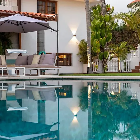 Luxury Teide View, Pool, Sauna & Golf Dağ evi *