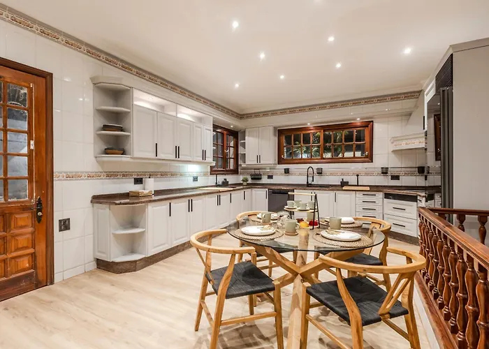 Luxury Teide View, Pool, Sauna & Golf Dağ evi *